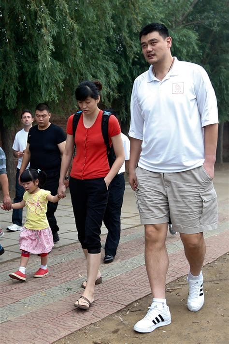 yao ming height feet|Yao Ming Height, Wife, Age, Weight, Net Worth, and Daughter